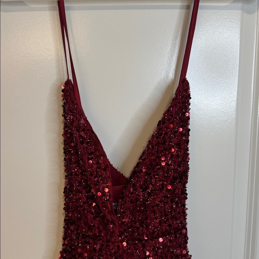 Minuet Red V-Neck dress - - Picture 6 of 16